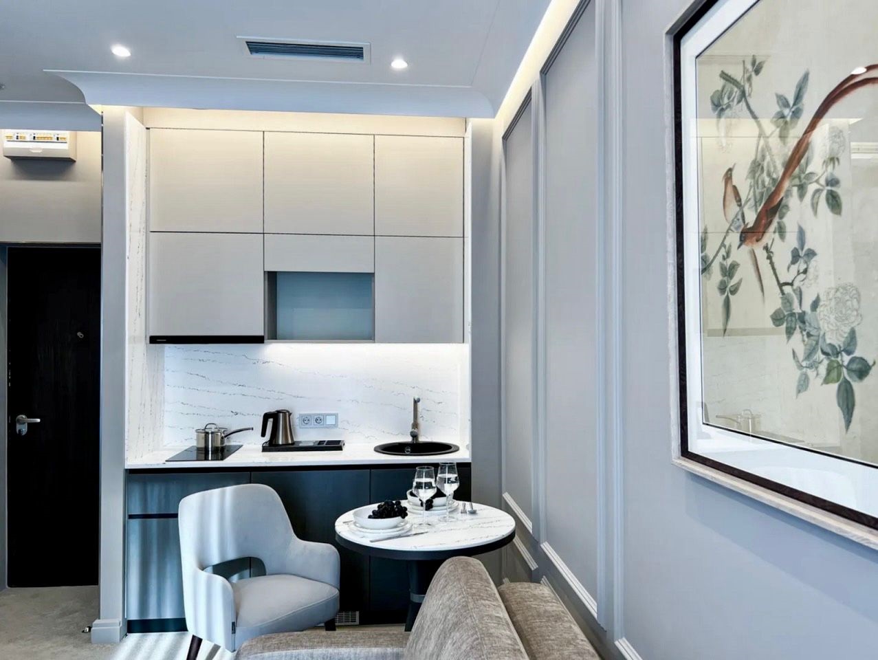 Апартамент в действующем отеле на первой береговой